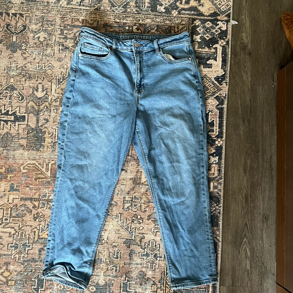 American eagle mid waist mom jean